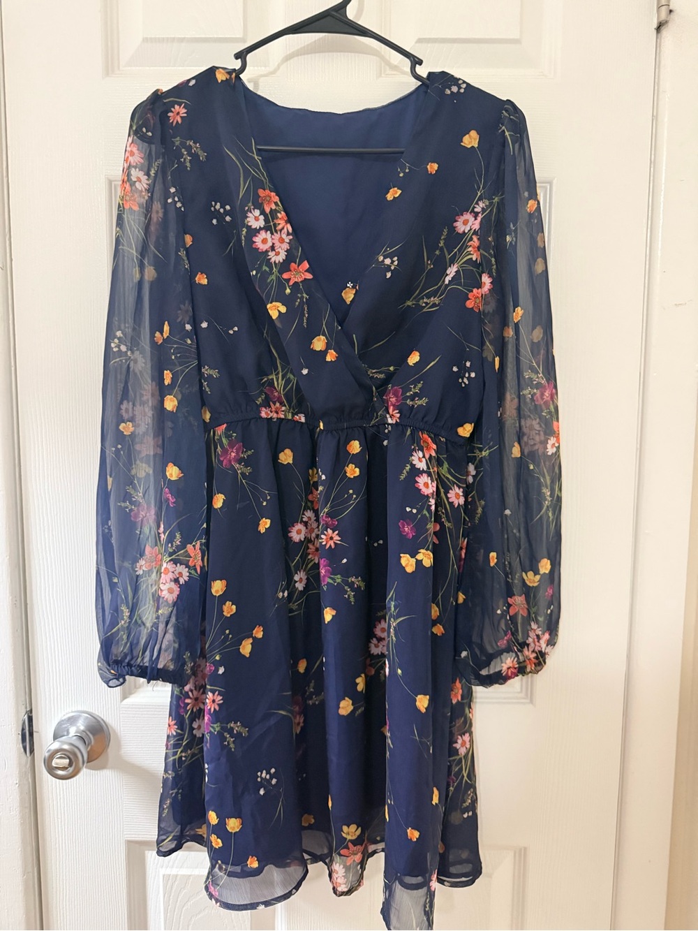 Navy Floral V-Neck Long Sleeve Dress